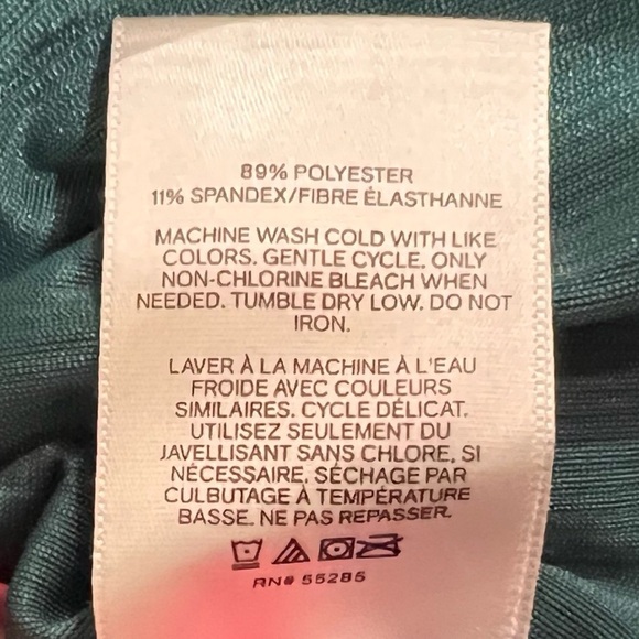 🆕 Express Desire solid green stretch velvet wrap front v neck 3/4 sleeve ribbe… - Picture 7 of 8